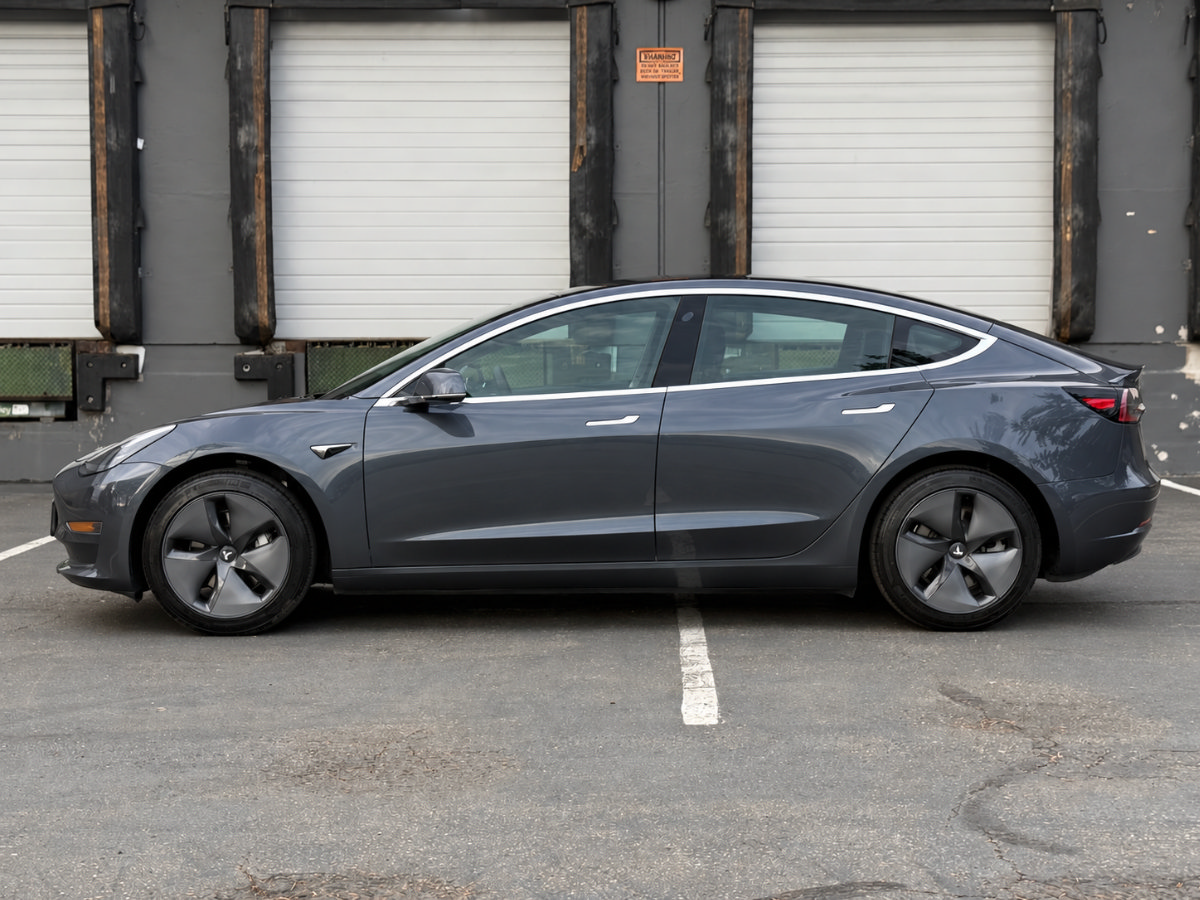 Used 2019 Tesla Model 3 Standard Range Plus RWD image 6