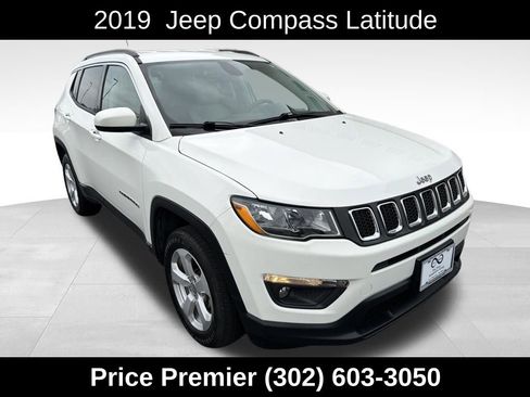 Used 2019 Jeep Compass Latitude w/ Popular Equipment Group AWD/4WD image 1