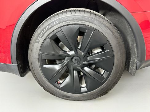 Used 2023 Tesla Model Y Long Range image 11