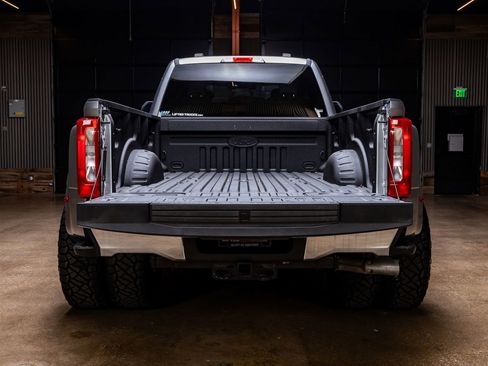 Used 2023 Ford F350 XLT w/ FX4 Off-Road Package image 9