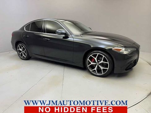 Used 2020 Alfa Romeo Giulia Ti w/ Active Blind Spot Package AWD/4WD image 7