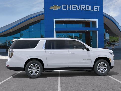 New 2026 Chevrolet Suburban LT AWD/4WD image 29