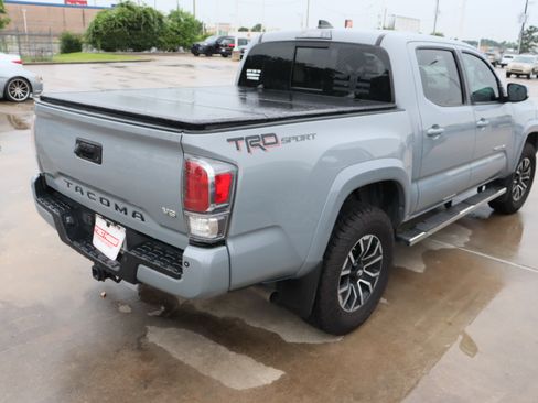 Used 2021 Toyota Tacoma TRD Sport w/ Technology Package RWD image 11
