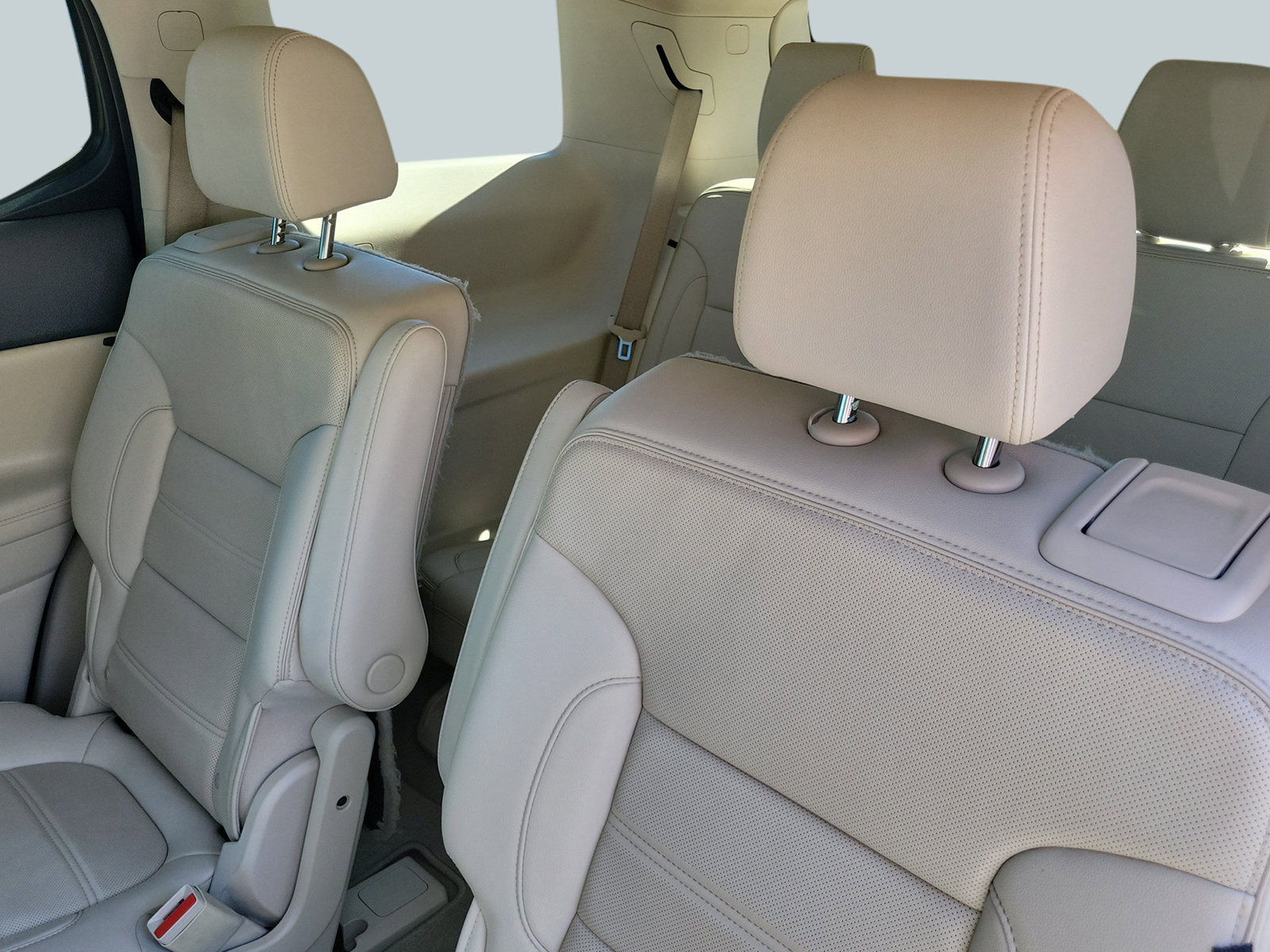 Used 2021 GMC Acadia Denali w/ LPO, Floor Liner Package FWD image 30