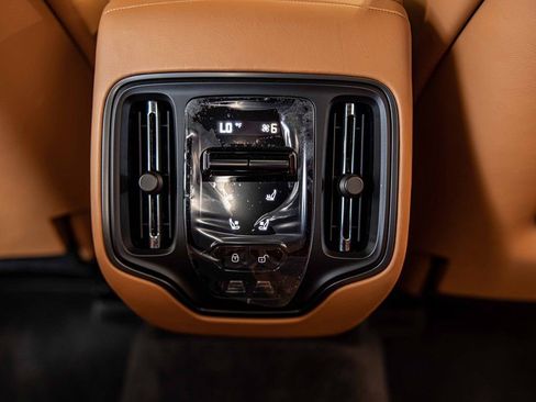 New 2026 Aston Martin DBX 707 image 36