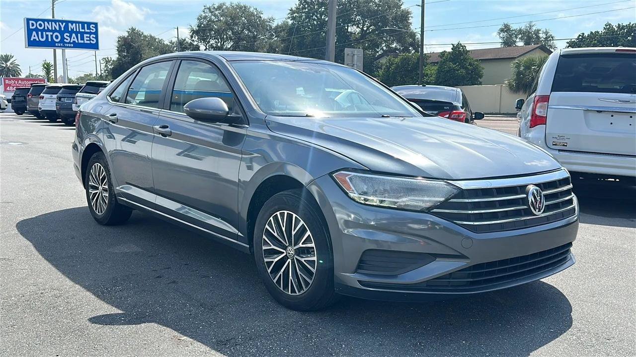 Used 2021 Volkswagen Jetta SE w/ SE Cold Weather Package FWD image 5