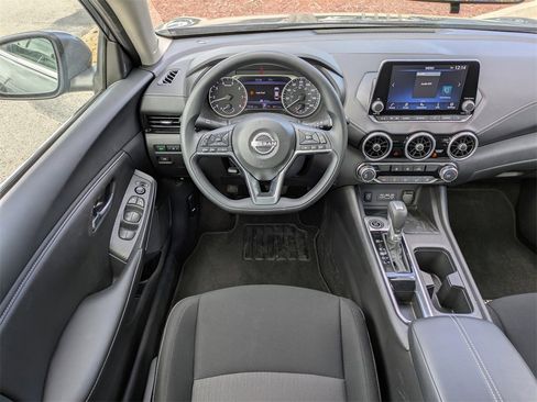 Used 2025 Nissan Sentra SV image 16