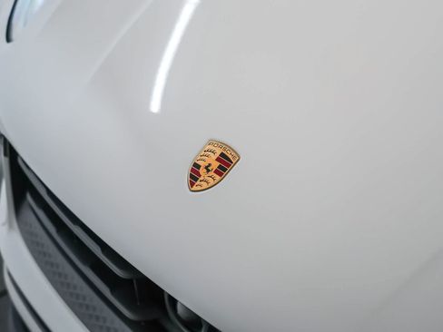 Certified 2024 Porsche Macan S AWD/4WD image 12