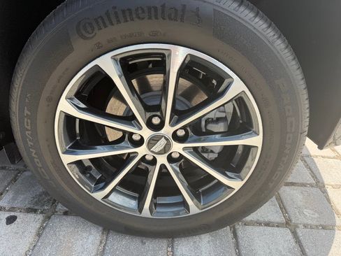 Used 2025 Cadillac XT4 Sport FWD image 10