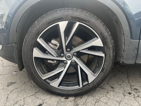 Used 2022 Volvo XC40 T5 R-Design w/ Advanced Package image 11