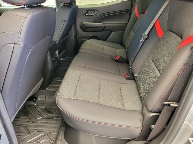 Used 2025 Chevrolet Colorado Z71 AWD/4WD image 18