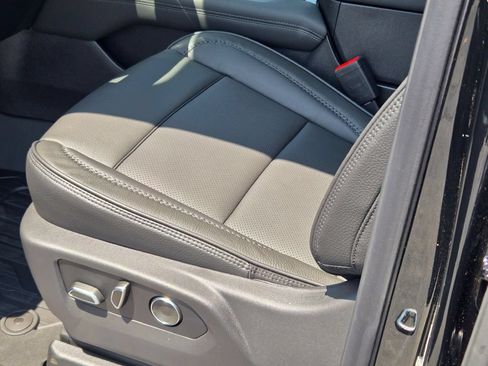 New 2026 GMC Yukon Denali w/ Advanced Technology Package AWD/4WD image 8