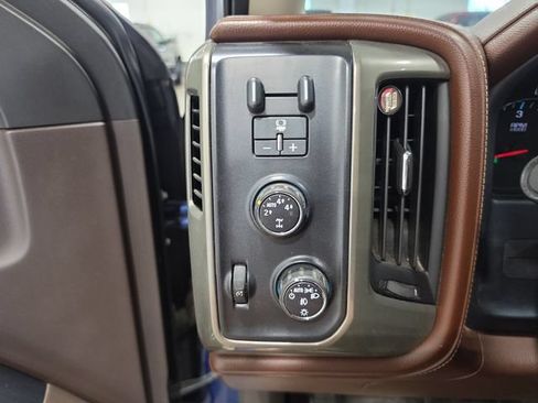 Used 2015 Chevrolet Silverado 1500 High Country w/ High Country Premium Package AWD/4WD image 14