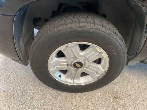 Used 2009 Chevrolet Tahoe LT w/ Suspension Package, Off-Road AWD/4WD image 11