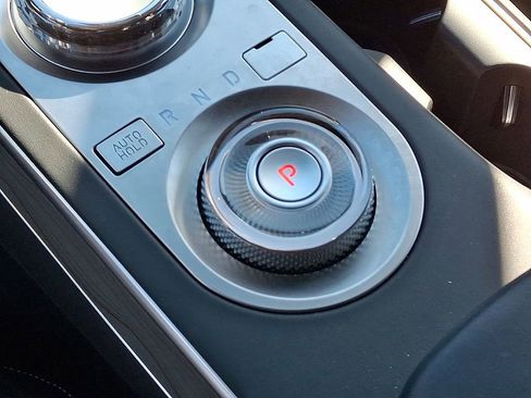 Used 2025 Genesis GV70 2.5T Advanced w/ Advanced Package image 12