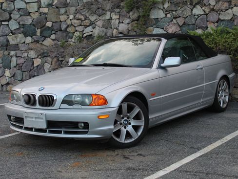 Used 2001 BMW 325Ci Convertible image 2