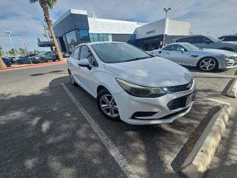 Used 2016 Chevrolet Cruze LT FWD image 13