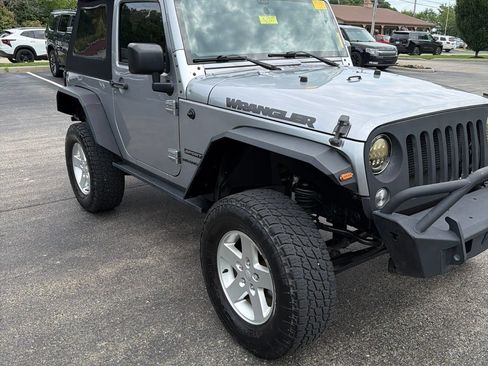 Used 2017 Jeep Wrangler Sport AWD/4WD image 7