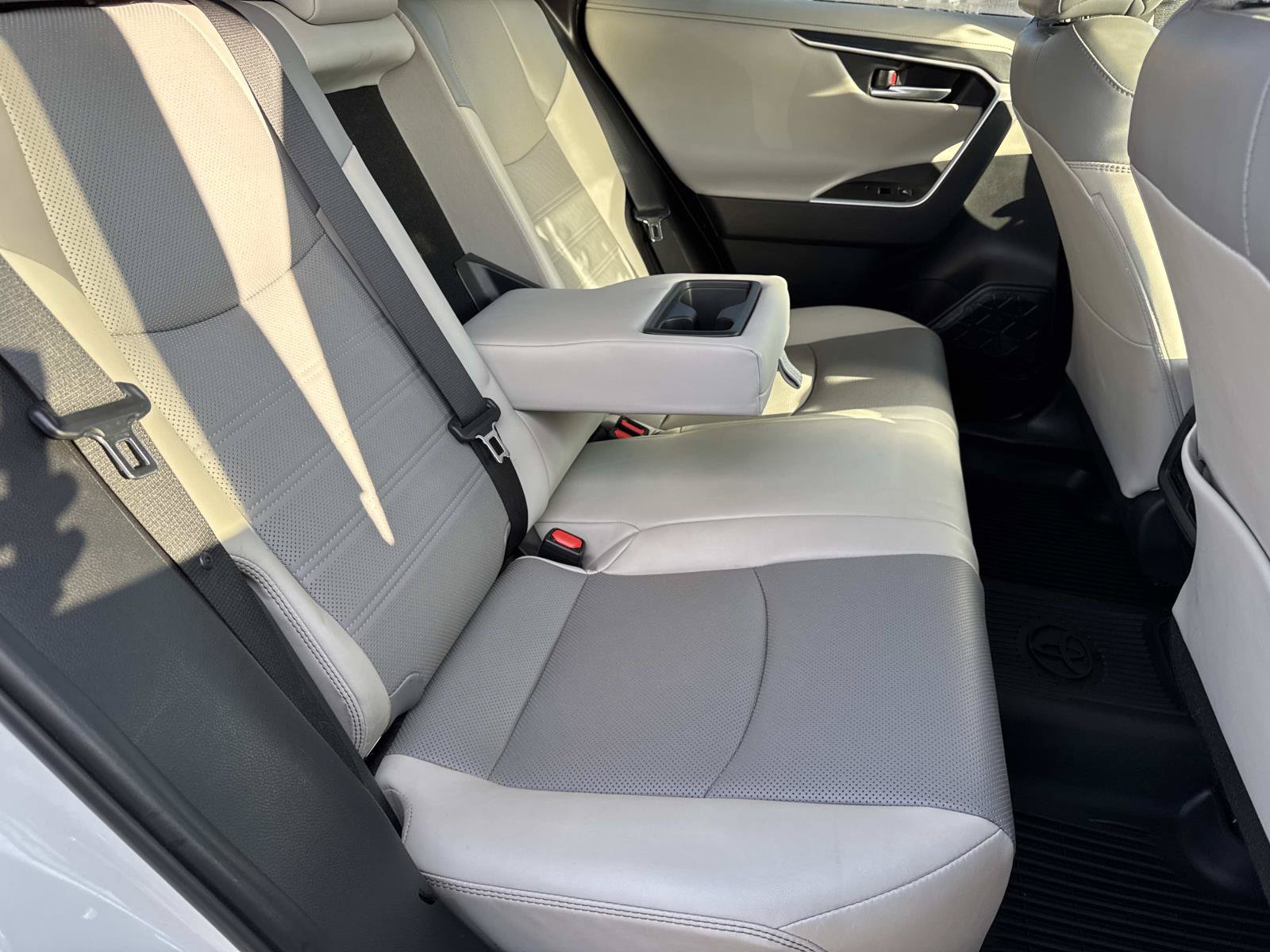 Used 2019 Toyota RAV4 Limited w/ Advanced Technology Package AWD/4WD image 24