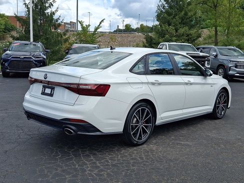 Used 2025 Volkswagen Jetta GLI Autobahn FWD image 6