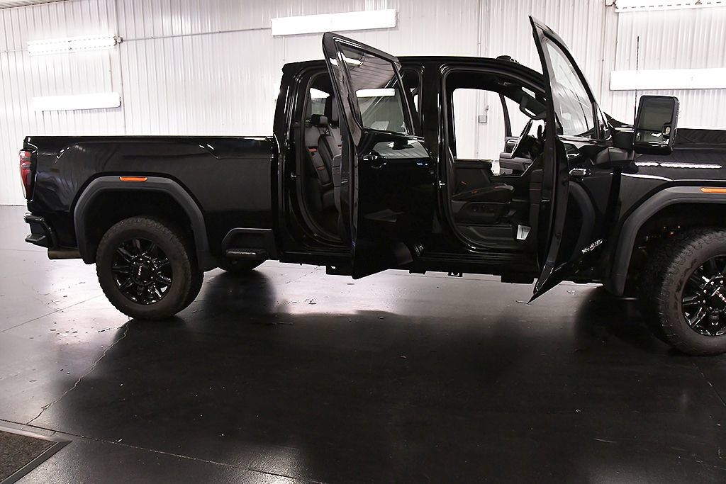 Used 2025 GMC Sierra 2500 AT4 AWD/4WD image 30
