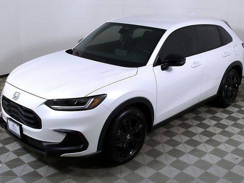 Used 2026 Honda HR-V Sport image 3