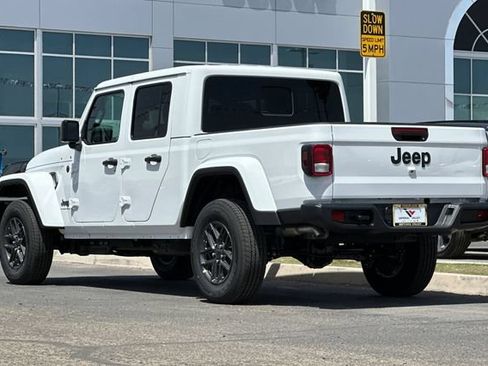 New 2026 Jeep Gladiator Sport AWD/4WD image 5