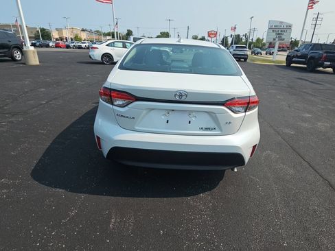 Certified 2025 Toyota Corolla LE w/ LE Premium Package FWD image 4