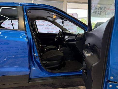 Used 2021 Nissan Kicks S image 29