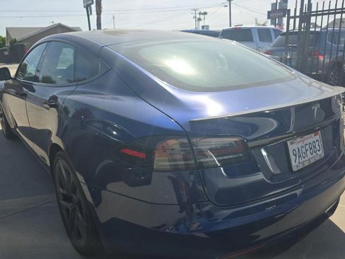 Used 2022 Tesla Model S Plaid image 4