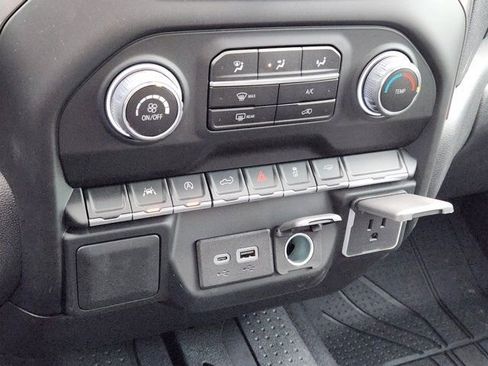 Used 2025 Chevrolet Silverado 1500 Custom image 21