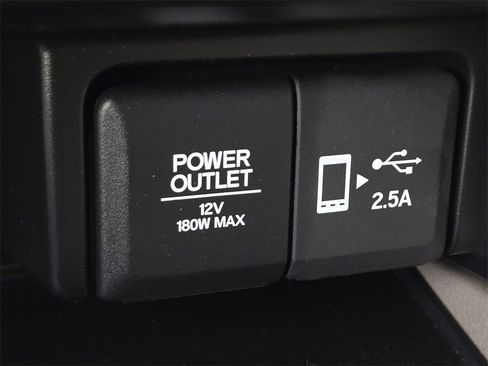 Used 2021 Honda Pilot Touring image 22