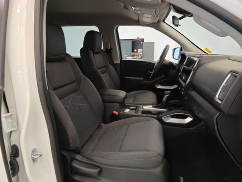 New 2025 Nissan Frontier SV w/ SV Convenience Package image 18