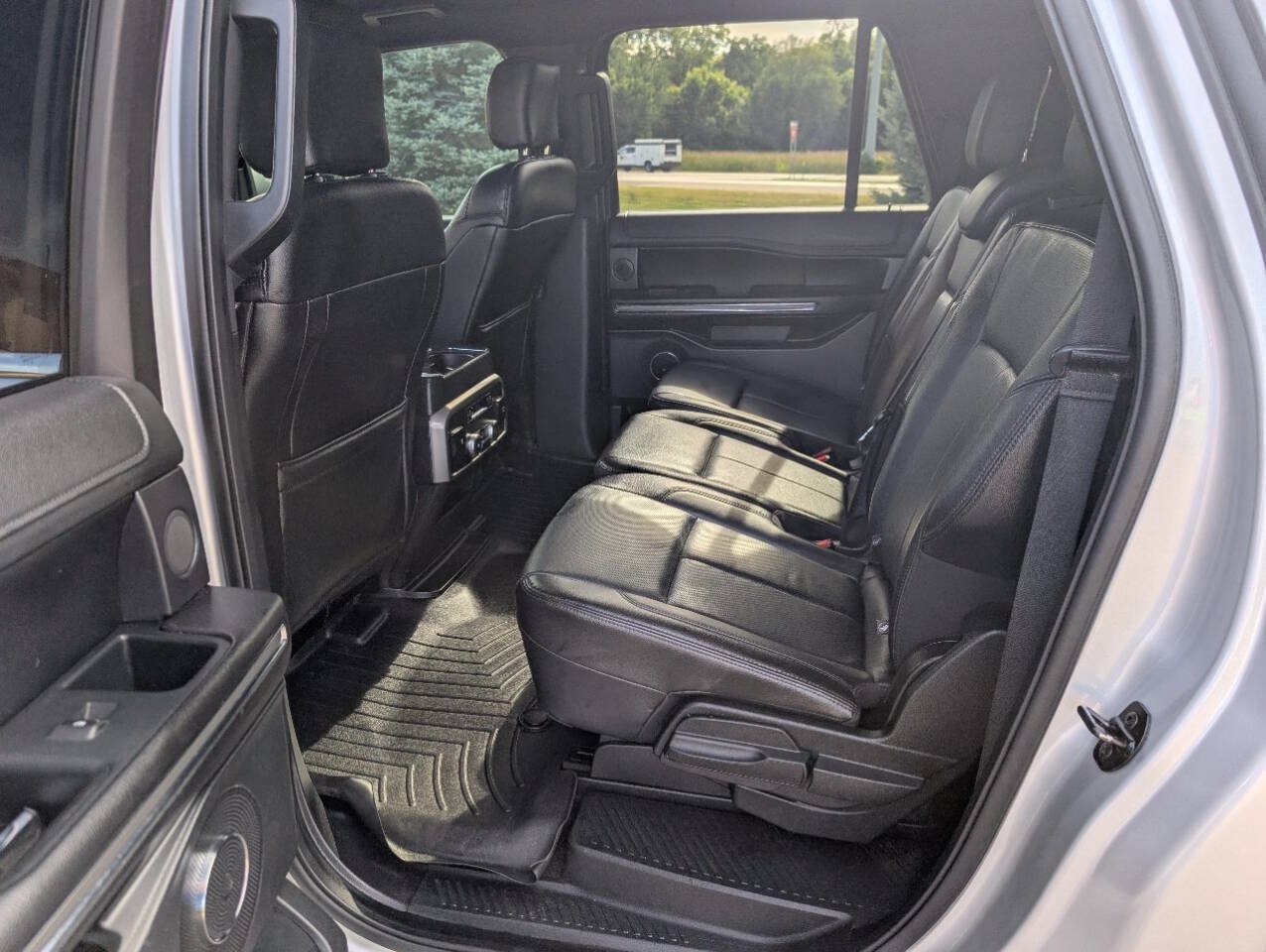 Used 2018 Ford Expedition Max XLT w/ Equipment Group 202A AWD/4WD image 13