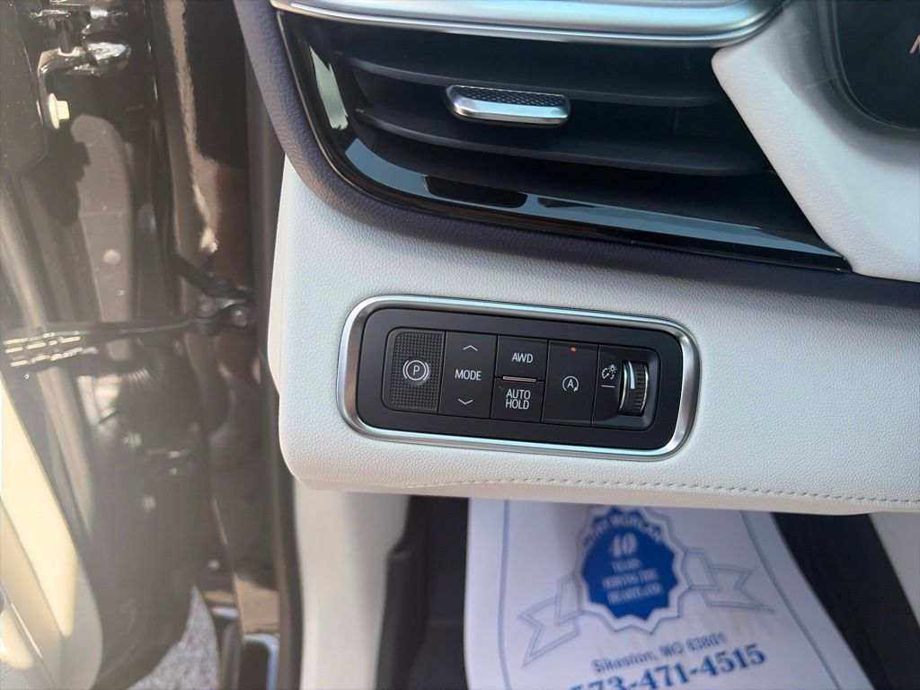 New 2027 Buick Enclave Avenir w/ LPO, Floor Liner Package AWD/4WD image 19