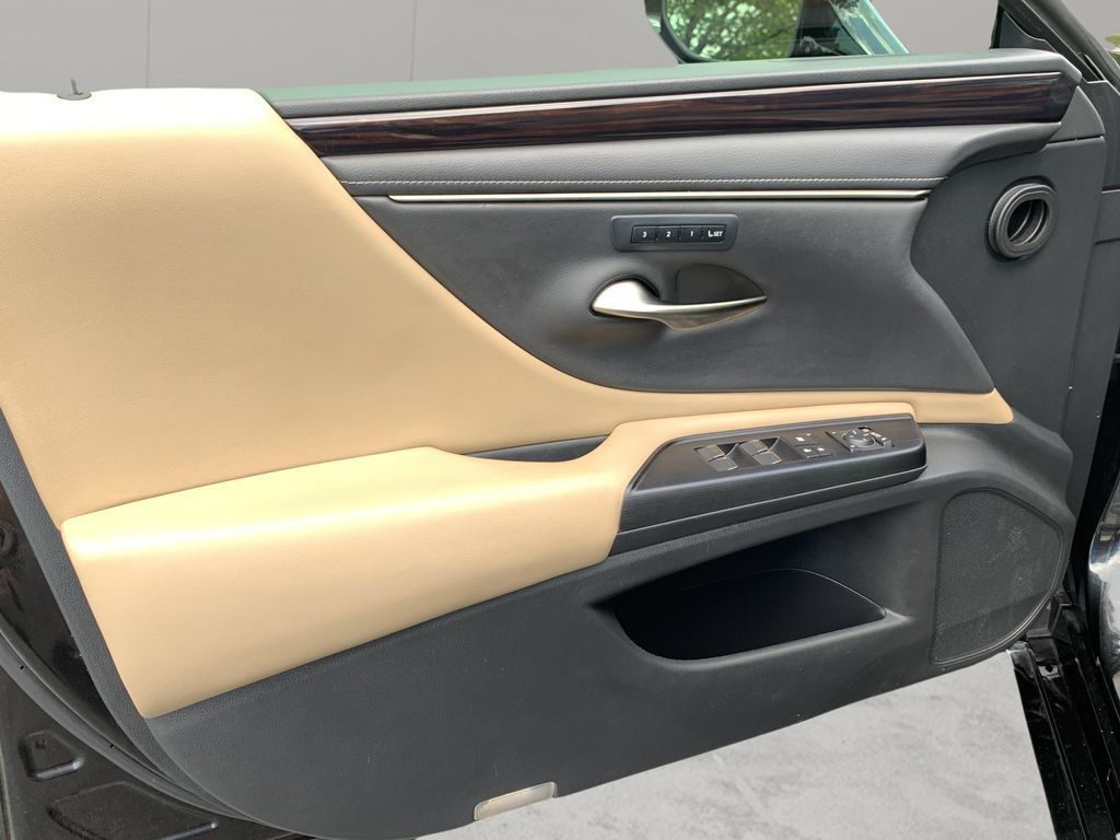 Used 2021 Lexus ES 350 w/ Premium Package FWD image 11