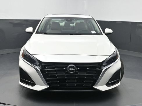 Used 2023 Nissan Altima 2.5 SV w/ SV Premium Package FWD image 41
