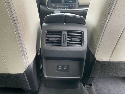 Used 2024 Nissan Rogue SV image 27