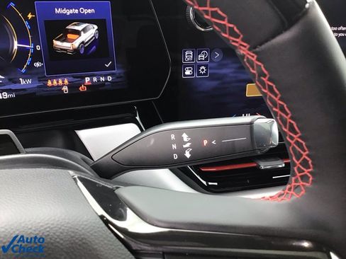 Used 2025 Chevrolet Silverado EV RST image 35