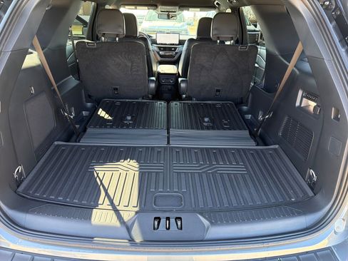 Used 2025 Ford Explorer ST-Line w/ Premium Package image 23