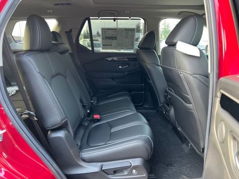 New 2025 Honda Pilot Touring image 12
