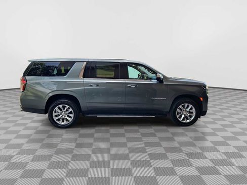 Used 2023 Chevrolet Suburban Premier AWD/4WD image 17