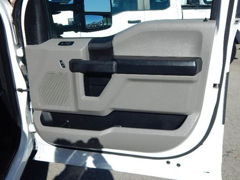 Used 2020 Ford F350 XL w/ Power Equipment Group image 18