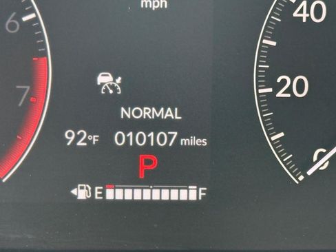 Used 2025 Honda Pilot Touring image 24