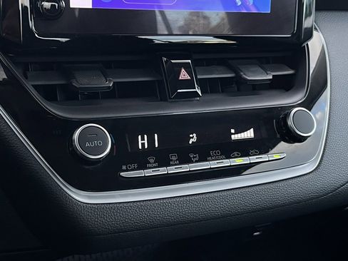 Used 2024 Toyota Corolla LE image 18