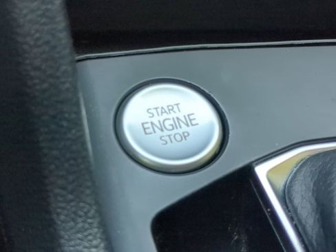 Used 2022 Volkswagen Taos SE image 24