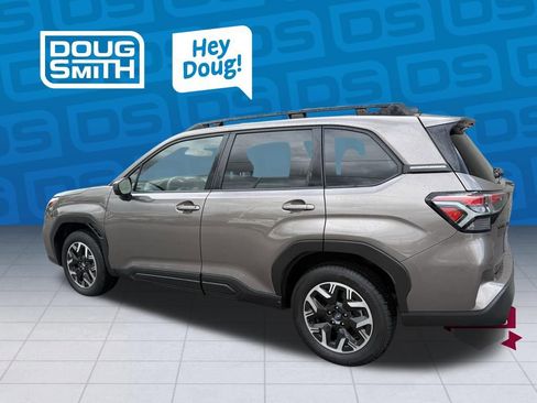 Certified 2025 Subaru Forester Premium AWD/4WD image 2