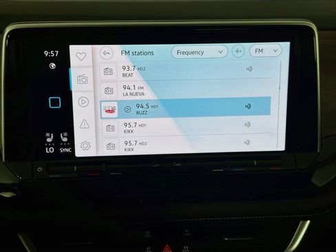Used 2025 Volkswagen Atlas SE FWD image 21