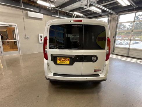 Used 2018 RAM ProMaster City Tradesman SLT FWD image 4