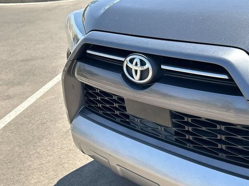 Used 2020 Toyota 4Runner TRD Off-Road Premium w/ Moonroof Package AWD/4WD image 32